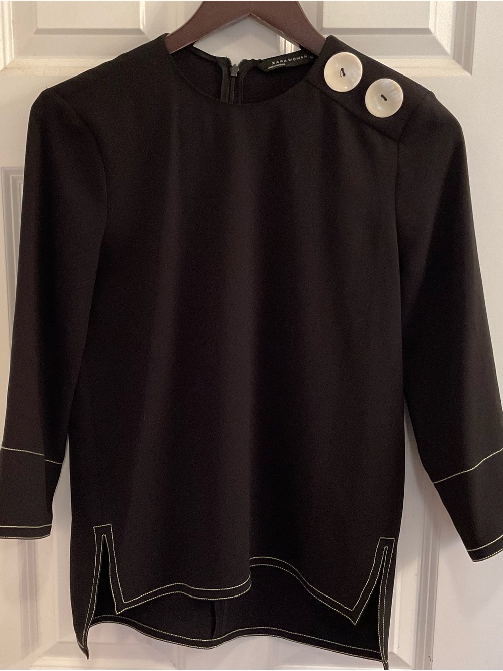 Zara Woman Blouse with Two Shoulder Buttons - NWT - Size XXS - Picture 3 of 9